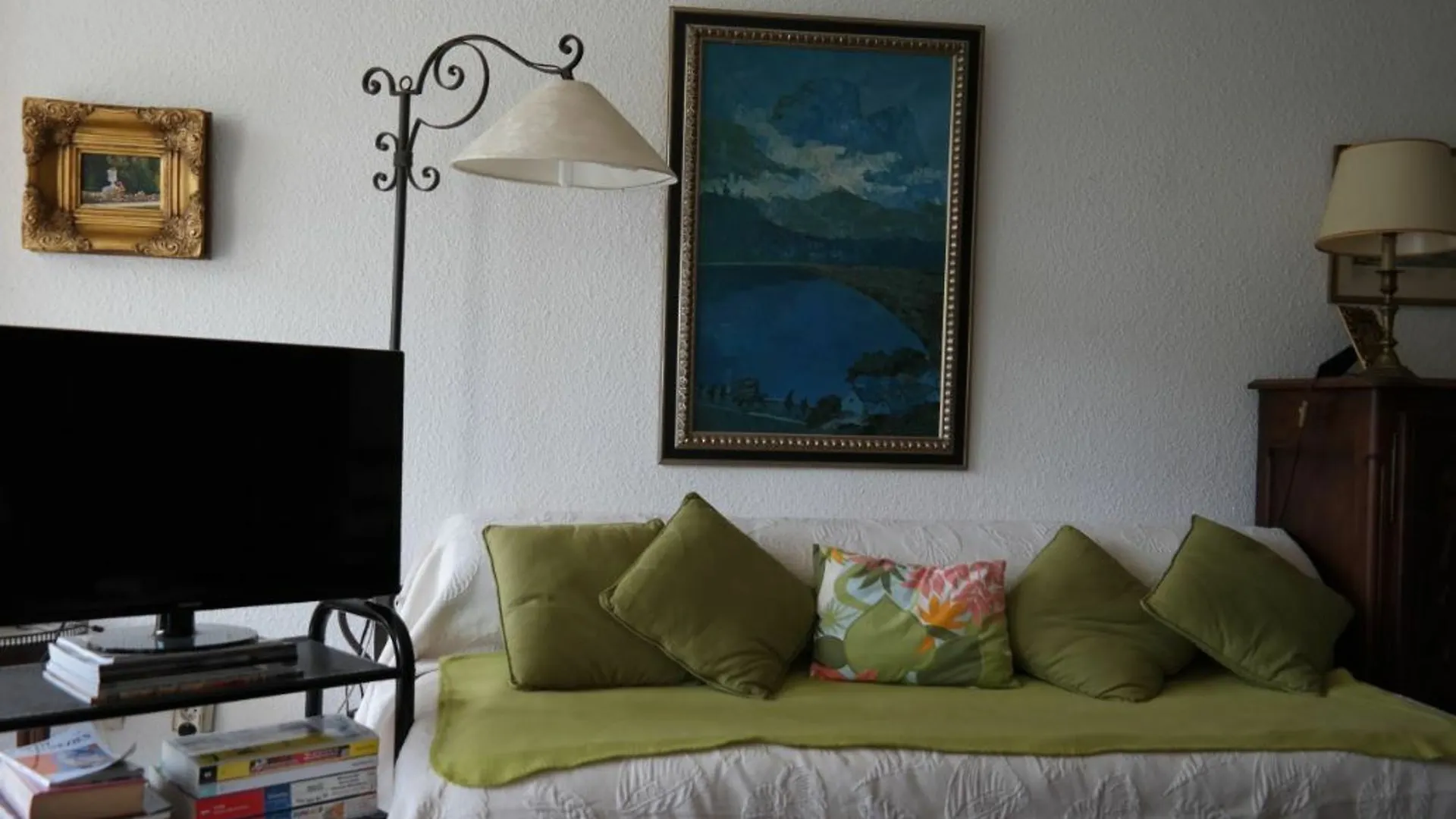 Studio In Saint-Tropez, With Wonderful Park View, Terrace, Pool Access Daire